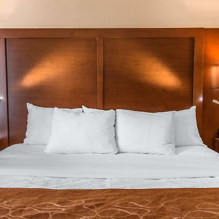 Comfort Suites Уиксом Экстерьер фото