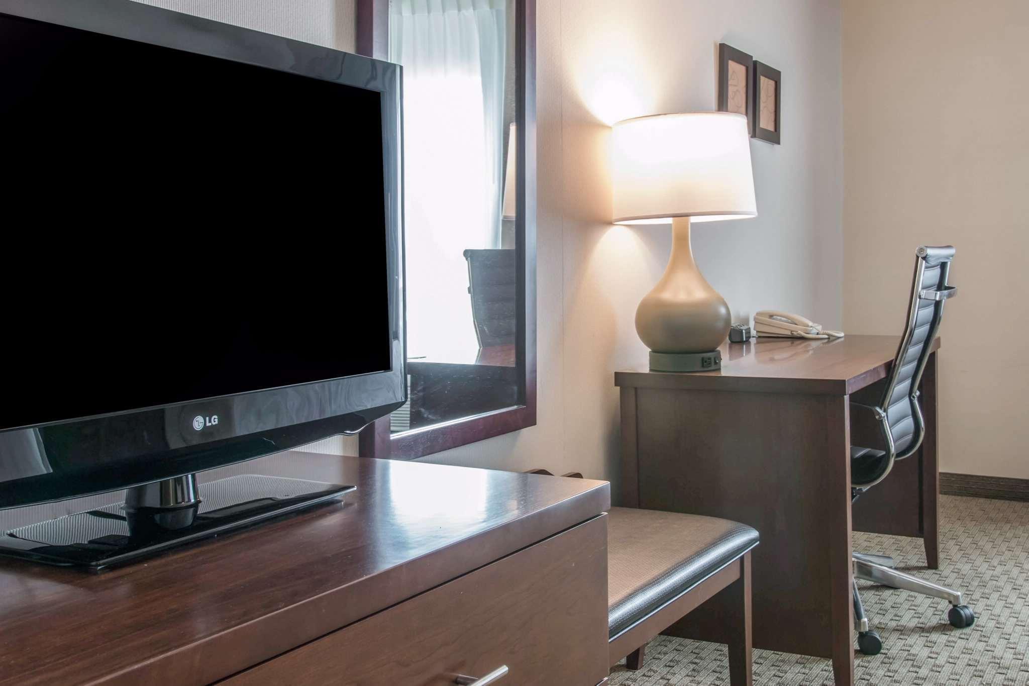 Comfort Suites Уиксом Экстерьер фото