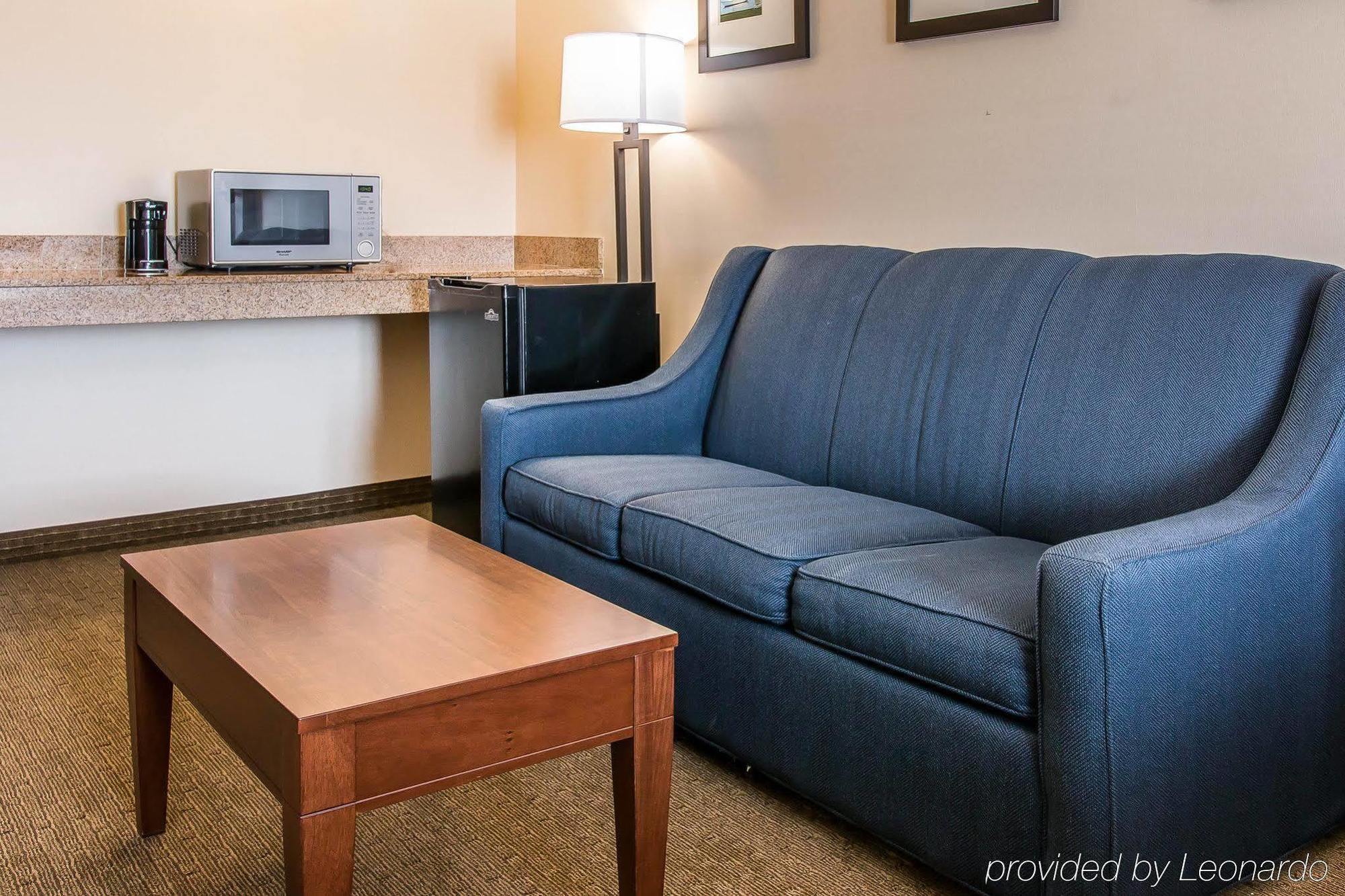 Comfort Suites Уиксом Экстерьер фото